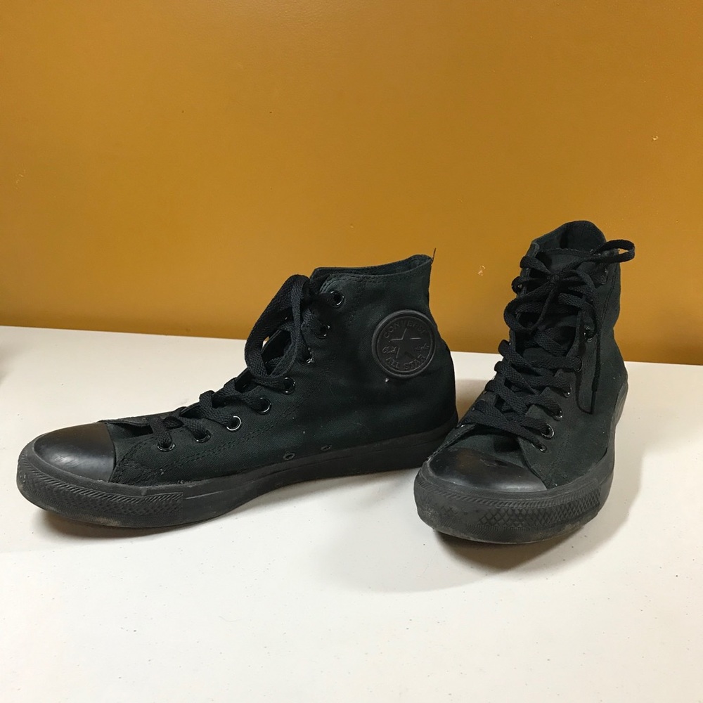 All black Converse men’s